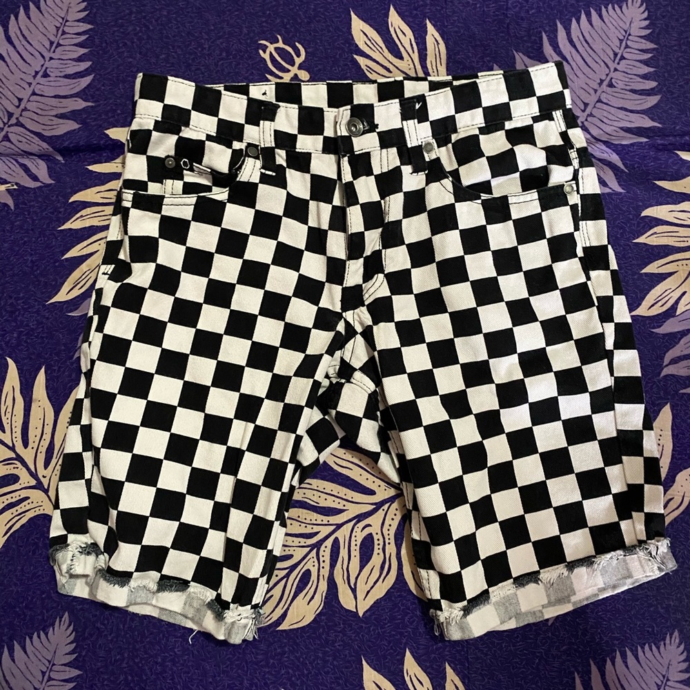 Empyre Checker Short